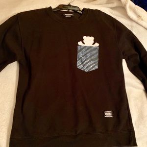 Men’s crewneck